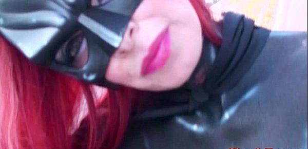  BatGirl Shanda Fay Gives Public Cosplay Blowjob!